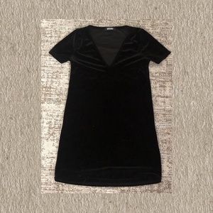 🤍 Petite Black Velvet Missguided Dress 🤍